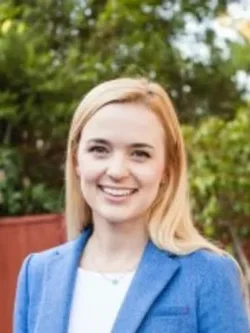 Dr. Alexandra Klomhaus